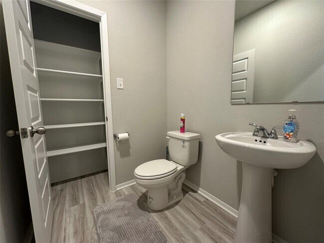 Building Photo - 240 Tall Grass Dr