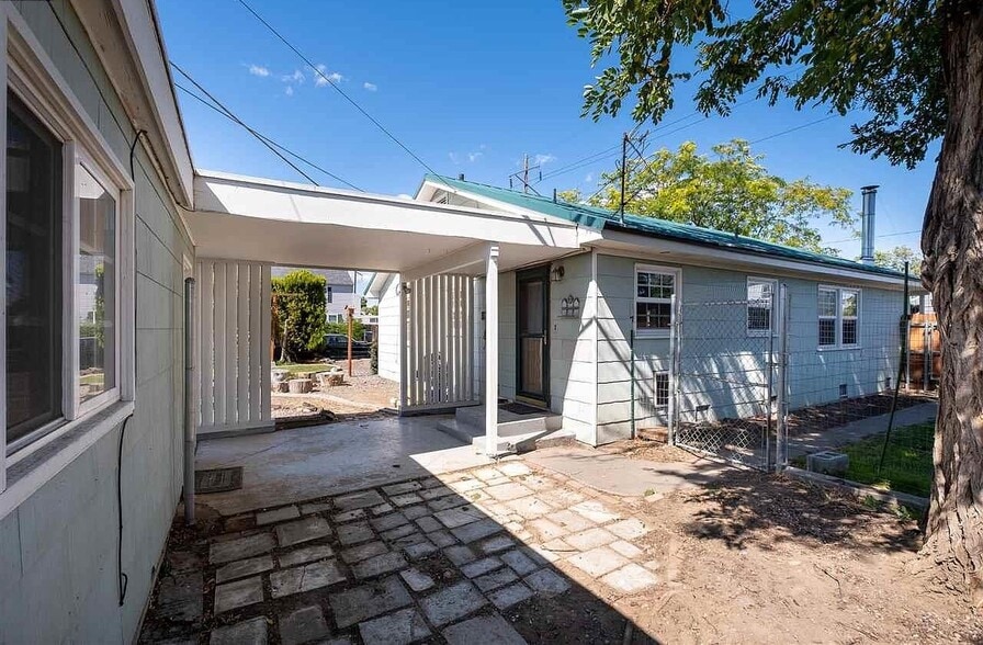 Building Photo - 1505 Thayer Dr