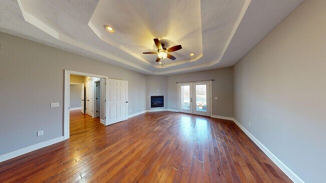 Building Photo - Beautiful county home, ranch with extra bu...