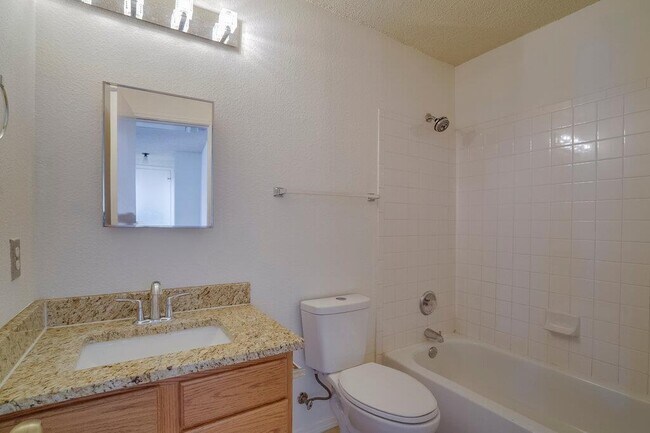 Building Photo - 2602 Stapleford Dr