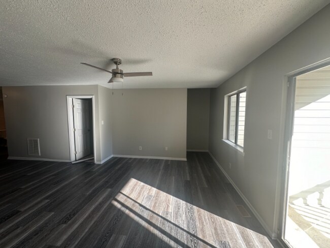 Building Photo - 4720 Walden Pond Dr