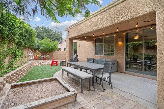 Building Photo - 2256 E Stone Stable Dr