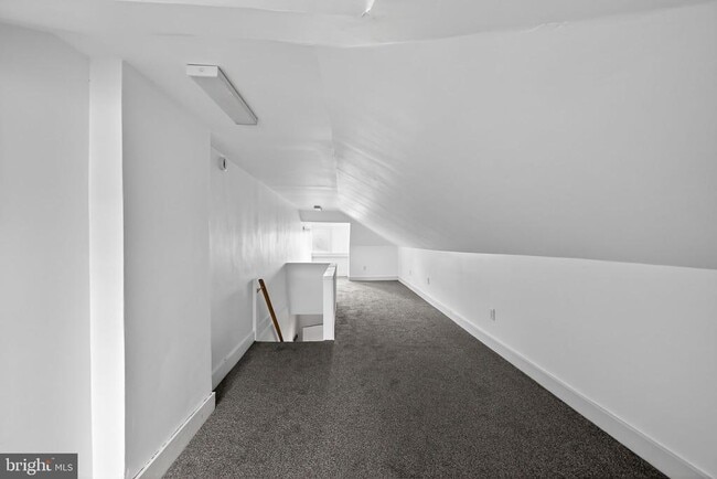 Building Photo - 990 Mt Rose Ave