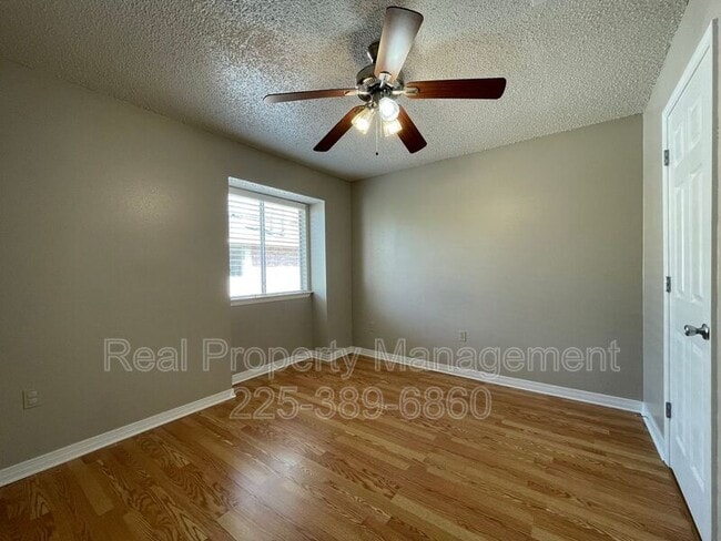 Building Photo - 920 W Tony St