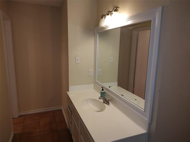 Building Photo - 1210 Gingerlily Cove