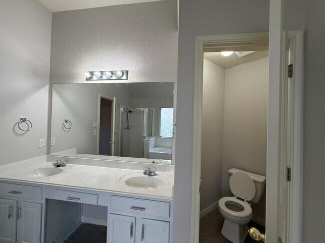 Building Photo - 17825 Madden Dr