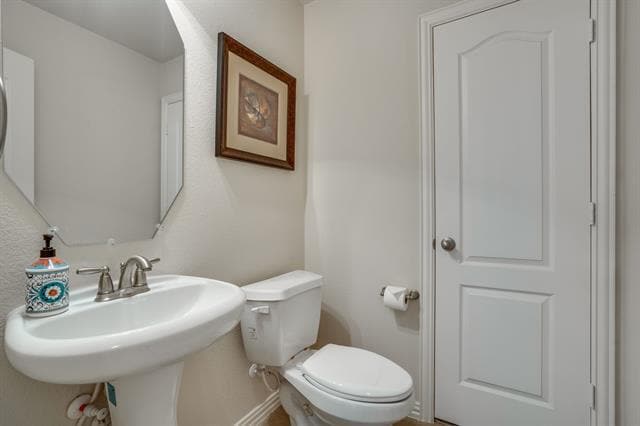 Building Photo - 7747 Ivanhoe Dr