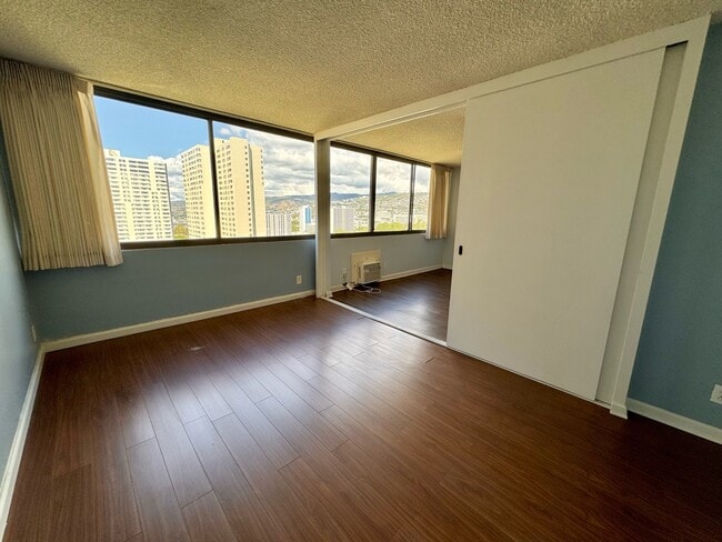 Building Photo - 55S S Kukui St