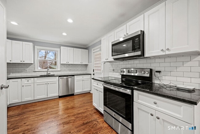 Building Photo - 125 Twin Brook Rd