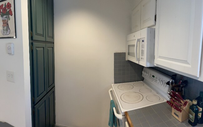 Building Photo - 308 The Silver Queen S