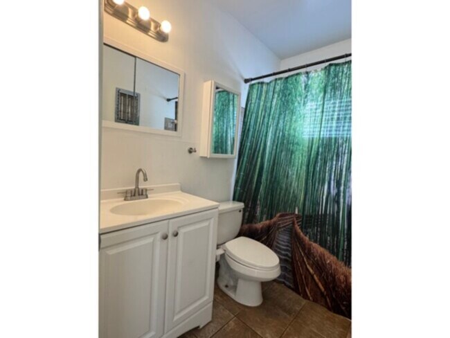 Building Photo - SPACIOUS 1BR/1BA CONDO WITH W&amp;D AND ASSIGNED PARKING