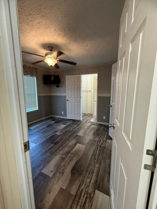 Building Photo - 18140 Our Pl Ln