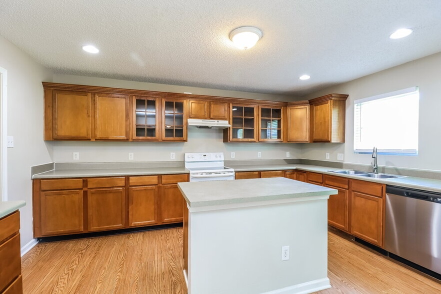 Building Photo - 4490 St Catherines Ct
