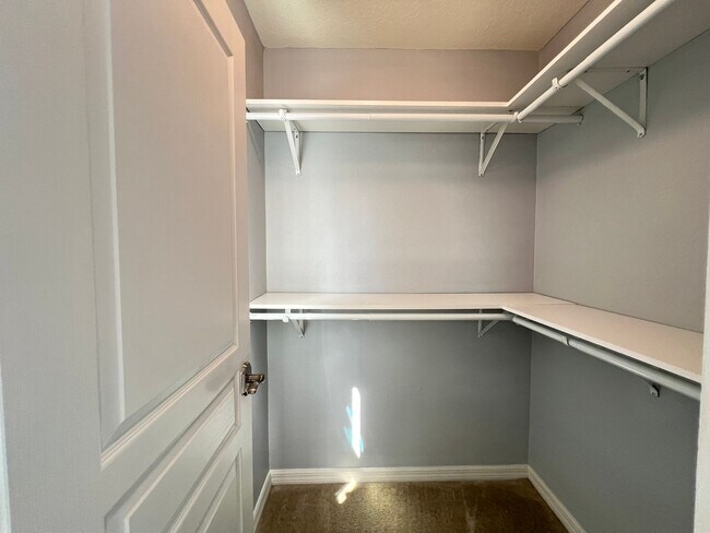 Building Photo - Perfect Home waiting for you!