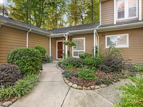 Building Photo - 9039 Covedale Dr