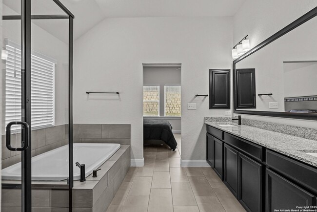 Building Photo - 1318 Tabuenfeld - Excellent, Clean Home, N...