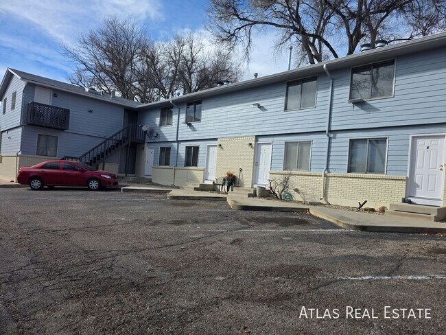 Building Photo - 326 Baker St