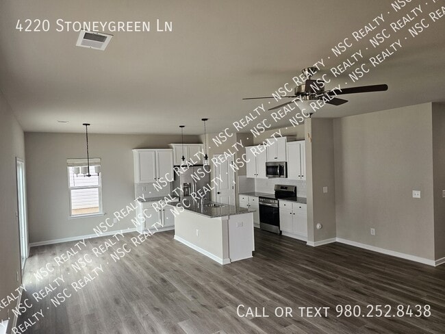 Building Photo - 4220 Stoneygreen Ln