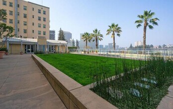 Building Photo - APARTMENT