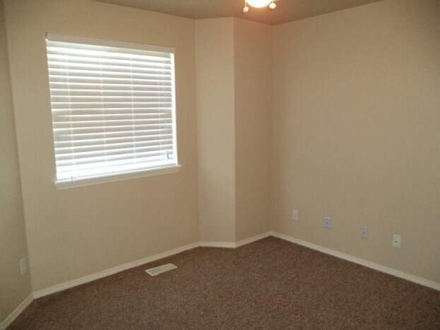 Building Photo - 2344 N Ayrshire Pl