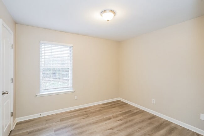 Building Photo - 106 Rushing Water Ct