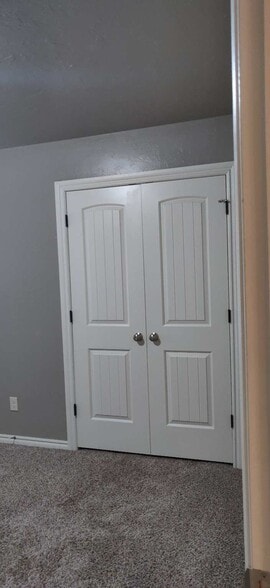 Building Photo - 211 Ashley Dr