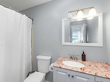 Building Photo - 76 Davis Rd