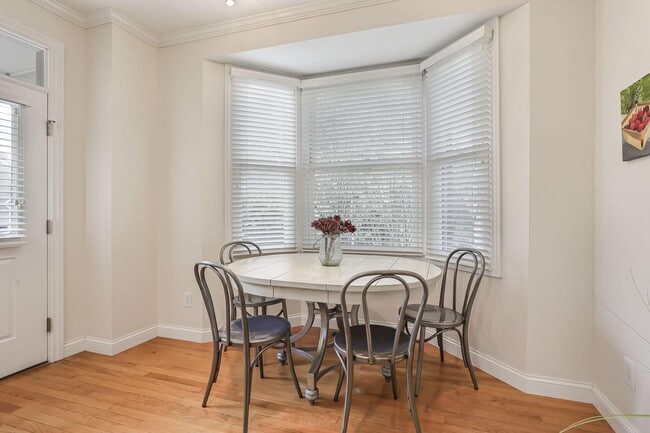 Building Photo - 319 W 2nd Ave