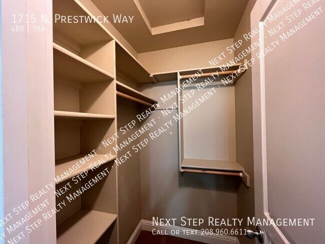 Building Photo - 1715 N Prestwick Way