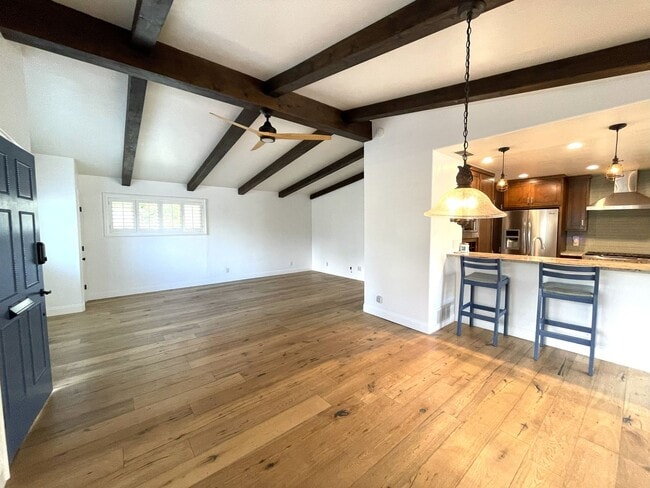 Building Photo - 4 bedroom updated West Torrance home