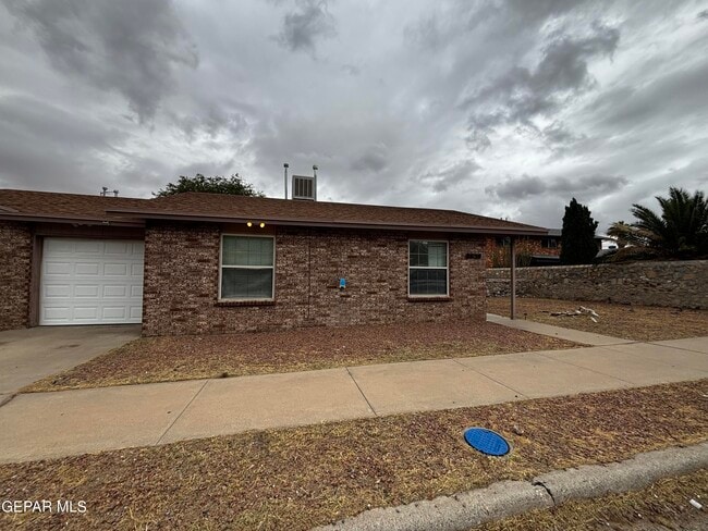 Primary Photo - 8638 Eclipse St