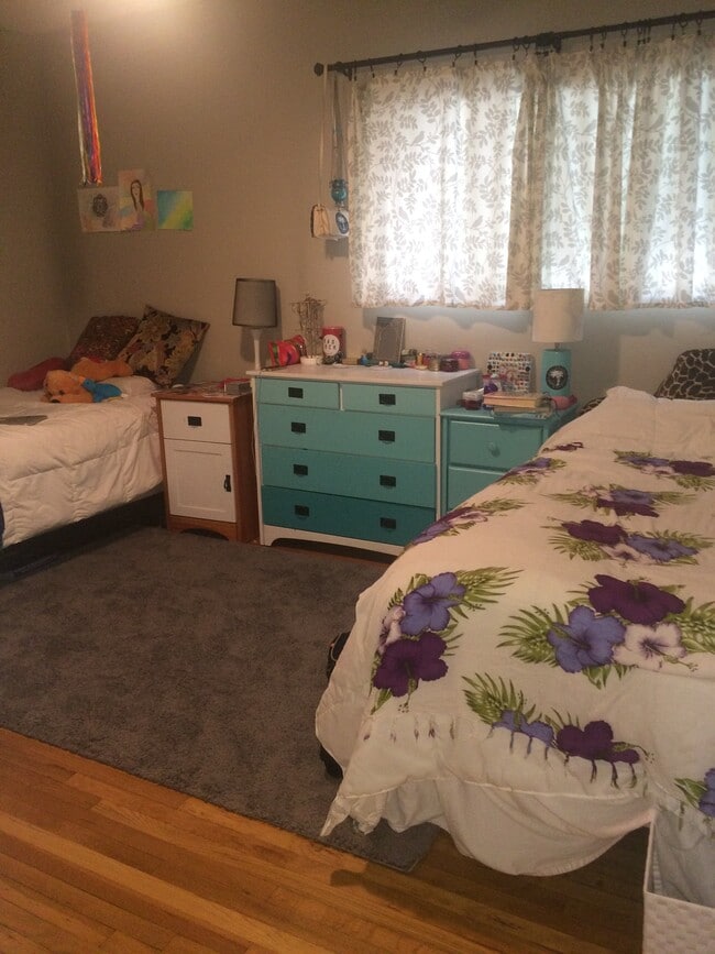 Bedroom #1 (set 1) - 4222 Jasmine Ave