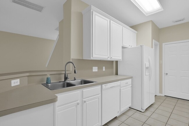 Building Photo - 122 S Camellia Grove Cir