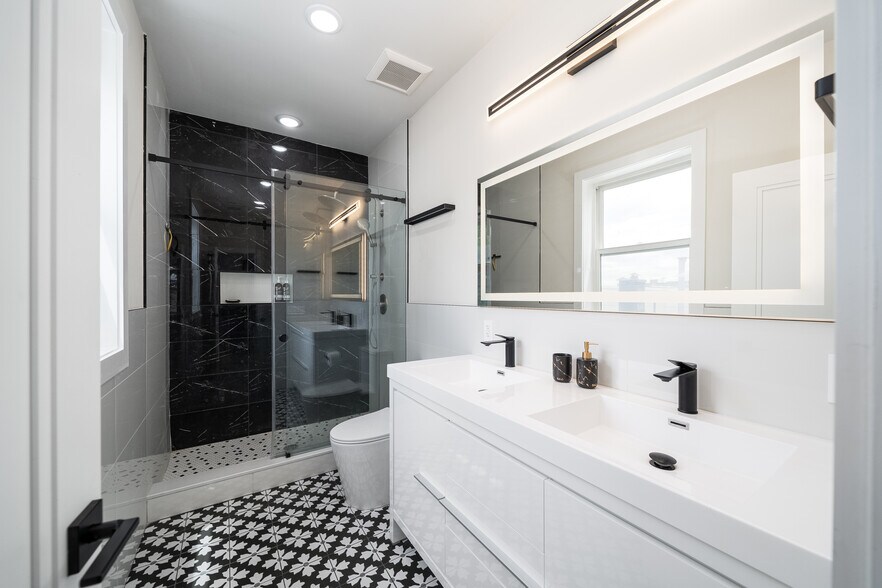 MBR - Bath - 3436 John F Kennedy Blvd