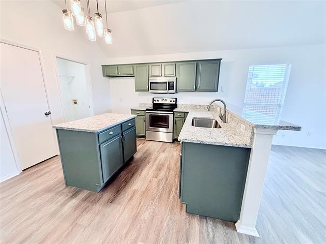 Building Photo - 102 Magnolia St