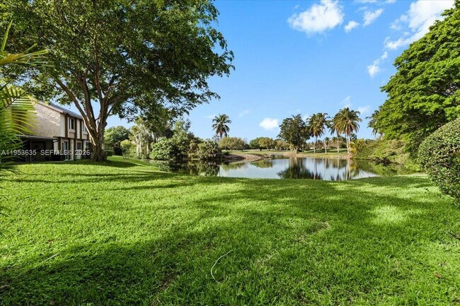 Building Photo - 181 Wimbledon Lakes Dr