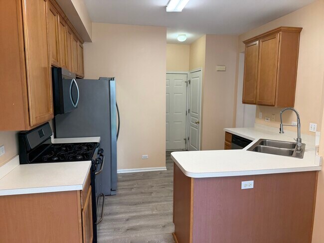 Building Photo - 3140 Ollerton Ave