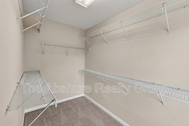Building Photo - 8611 Macedonia Lake Dr