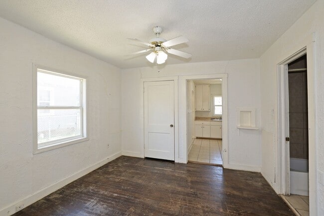 Building Photo - 310 S Prospect St