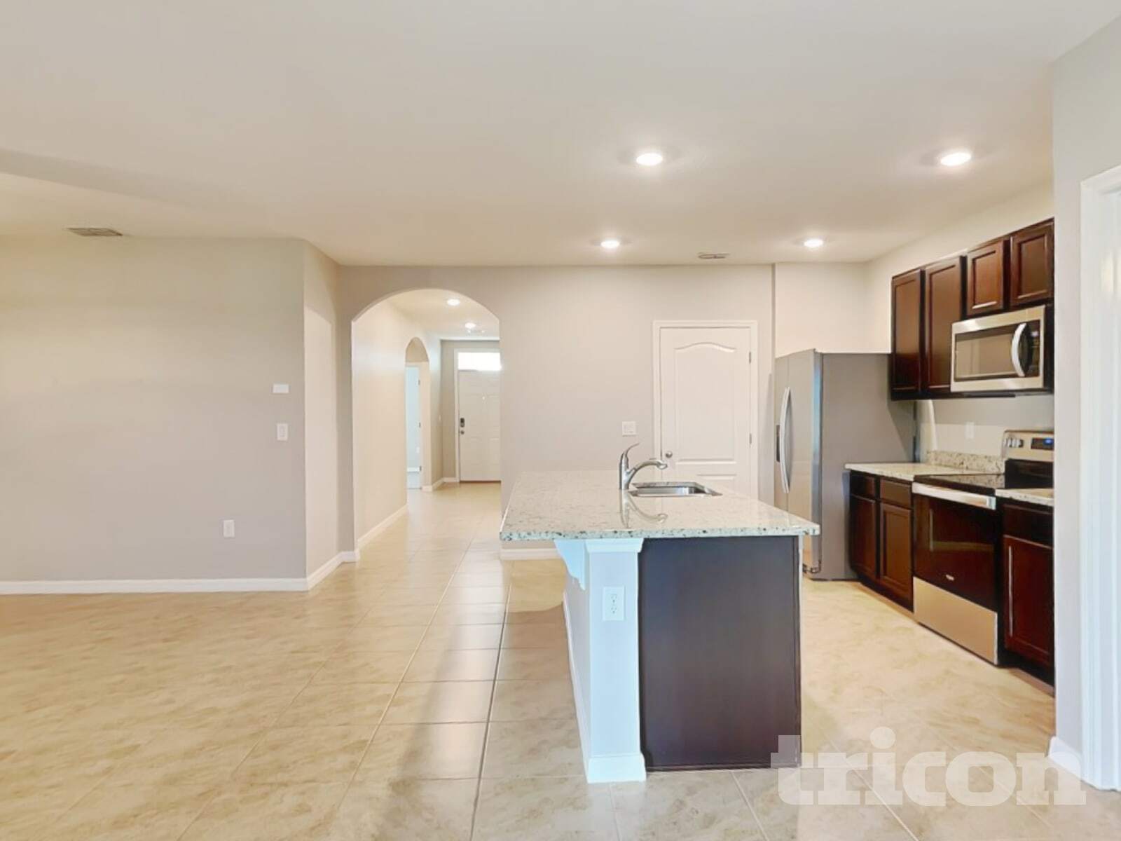 Building Photo - 5765 Arlington River Dr.