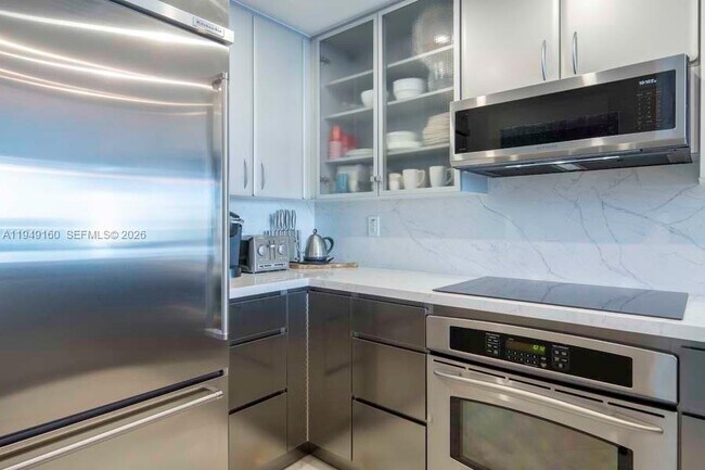 Building Photo - 540 West Ave