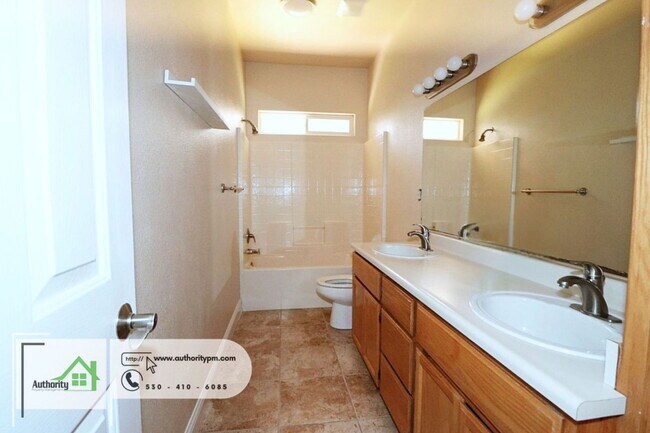 Building Photo - 3966 Cambria Dr