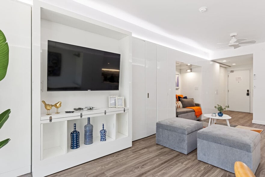 Building Photo - 12607 Larchmere Blvd