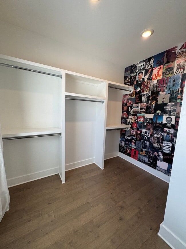 Building Photo - 3 bed. 2.5 bath in East Nashville ready fo...