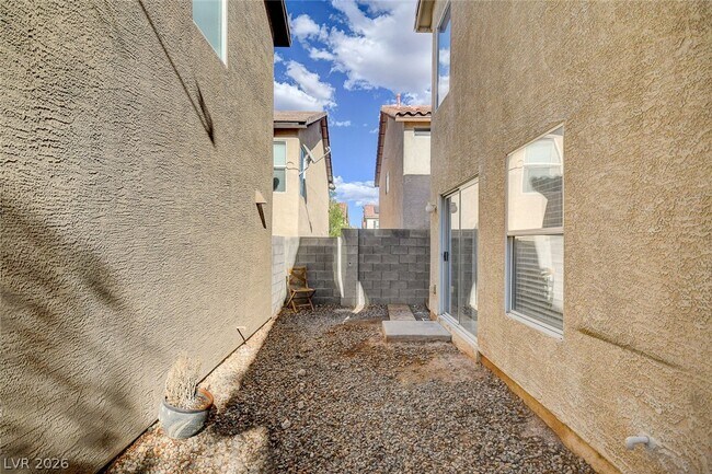 Building Photo - 7248 Forefather St