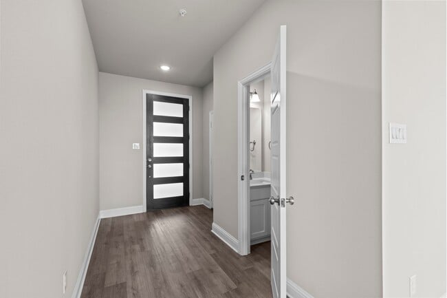 Building Photo - New Stunning Townhouse for Rent!