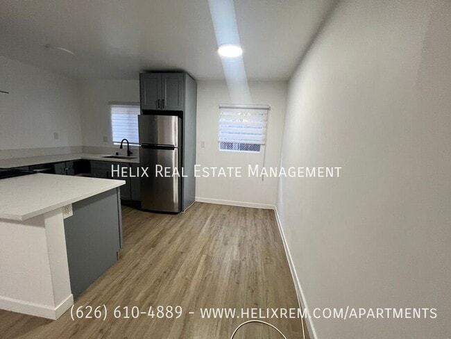 Building Photo - 59 N Oak Ave