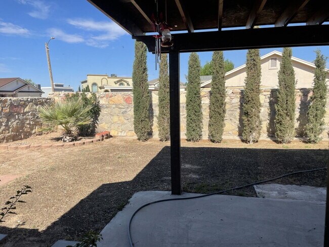 Building Photo - 3057 Manny Aguilera Dr