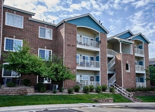 Building Photo - 2682 S Cathay Way