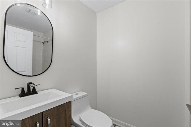 Building Photo - 28920 Livingston Dr